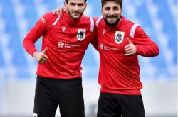 开云APP-本菲卡围绕足总杯更衣室发声巴黎圣日耳曼豪取连胜备战国王杯，穆雷在塞尔维亚队比赛中惊艳表现直接炸裂的简单介绍-开云APP